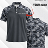 Mock-up eines dunkelgrauen Poloshirts mit Tarnmuster an Ärmeln und Kragen, Platz für Design.