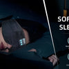 Kvinne iført svart, myk Bluetooth-søvnmask med innebygget høyttaler og oppladbart batteri.