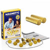 Box eines magnetischen Strategiespiels mit gelben und goldenen Figuren und einem Spielbrett