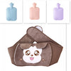 Une bouillotte en peluche brune avec un motif de lapin blanc et une ceinture ajustable.