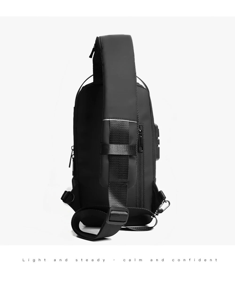 Bolso bandolera antirrobo para hombre, con correa y puerto de carga USB.