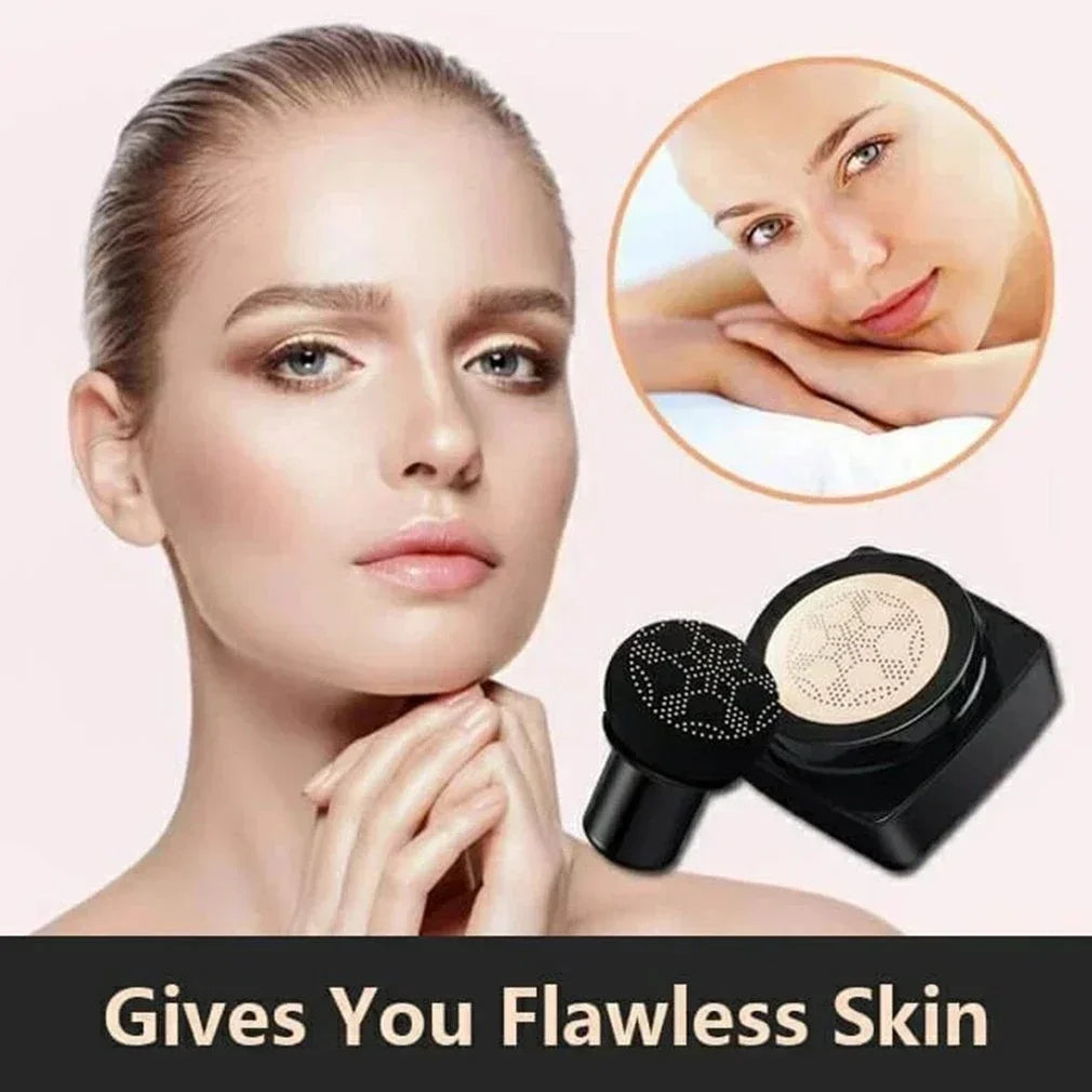 Mujer aplicando base BB cushion con aplicador de esponja en forma de champiñón.
