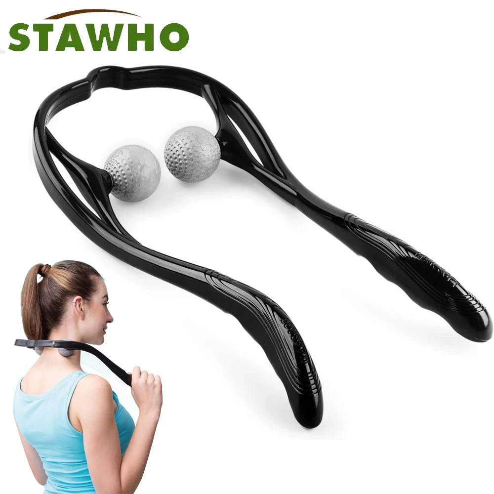 Masajeador portátil shiatsu negro para cuello y hombros, con bolas de doble punto gatillo usado en el cuello de una persona.