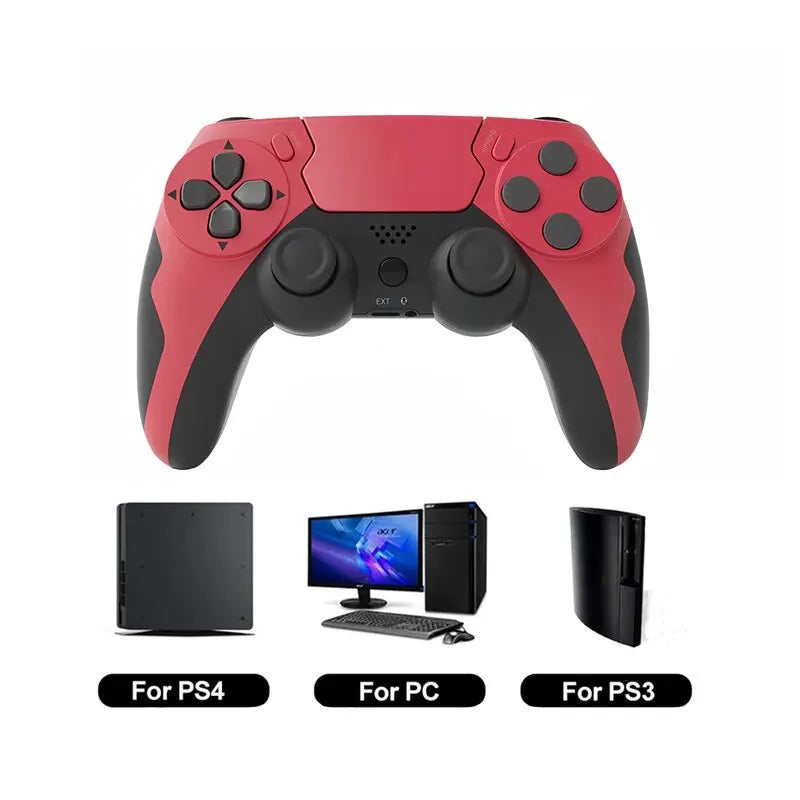 Rød og svart trådløs Bluetooth-spillkontroll ved siden av en skjerm, tastatur og konsolltilbehør for PS4, PS3 og PC.