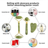 Juego de rodillo de jade y gua sha para masaje facial y cuidado de la piel, junto a varios productos de belleza.