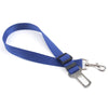 Arnés de seguridad ajustable azul para mascotas en auto, con cinturón y clip metálico.