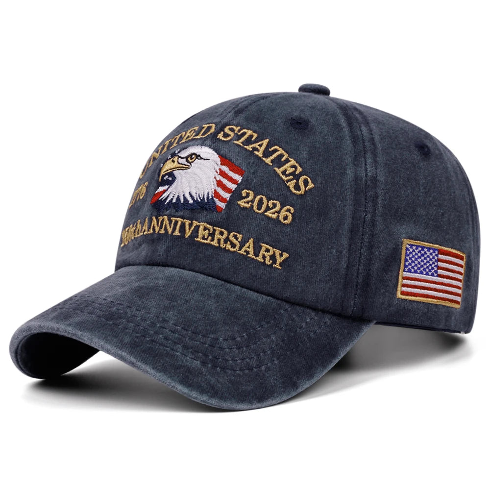 Mörkblå basebollkeps med broderad text United States 2026 och örn