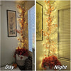 Lumière décorative LED en branches de saule dans un vase sur une étagère, de jour comme de nuit.