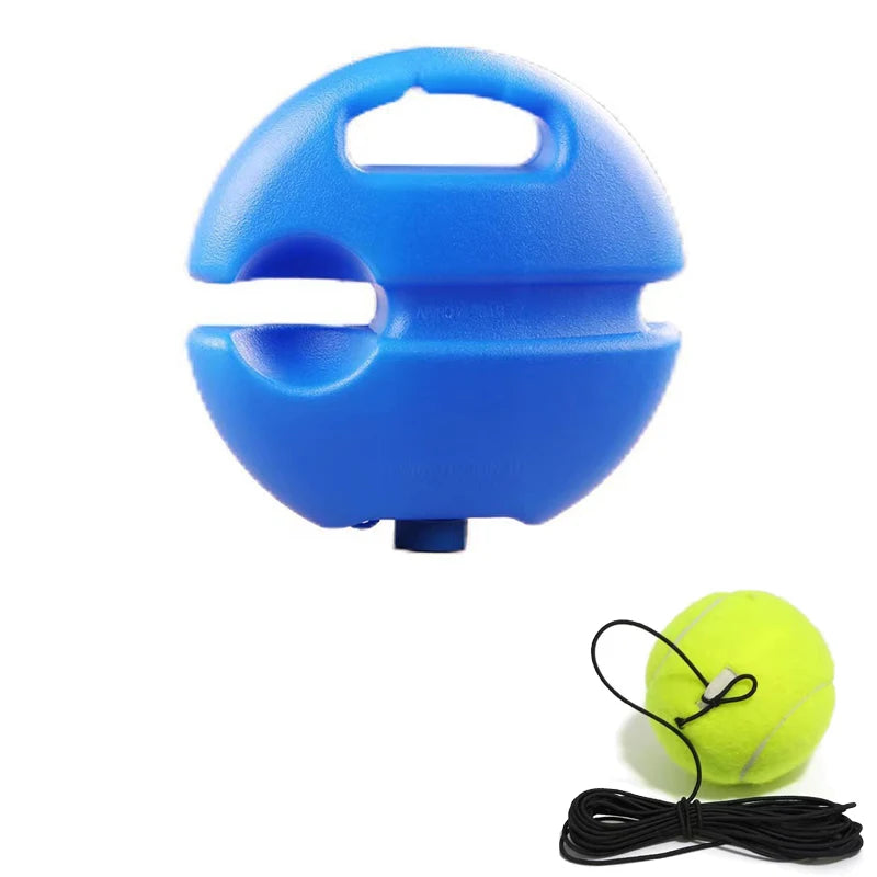 Blå solotennistrener med håndtak og stabil base ved siden av en gul tennisball og svart snor
