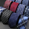 Corbatas jacquard slim fit para hombre en varios patrones y colores.