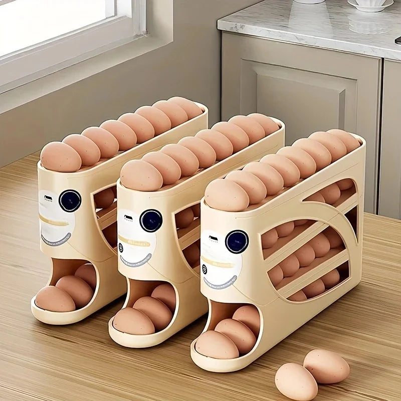 Tritrinns beige plastorganisator for 24 egg, designet for rulling og oppbevaring i kjøleskap.