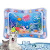 Tapete de silicona transparente en forma de pecera con peces y plantas coloridos para juego interactivo con gatos.