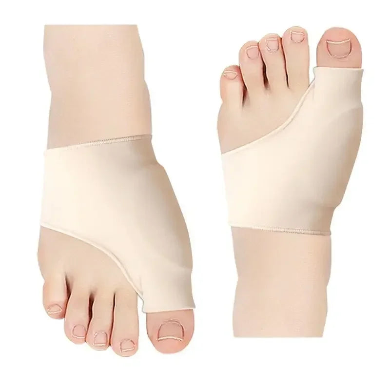 Dispositivo corrector y separador de dedos de silicona beige mostrado en mano y pie.