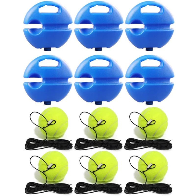 Et sett med gule tennisøvingsballer med svarte elastiske snorer og en blå individuell tennisøvingstrener.
