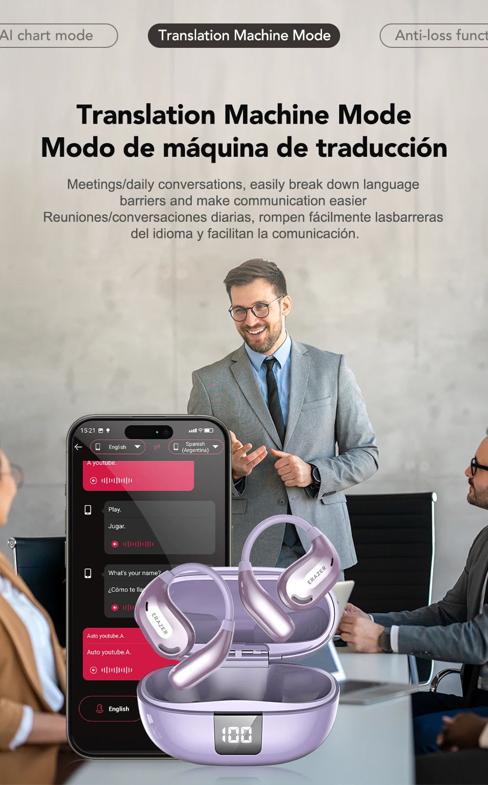 En mann bruker en lilla ERAZER XT66PRO trådløs Bluetooth-ørepropp oversetter-enhet med en smarttelefon.