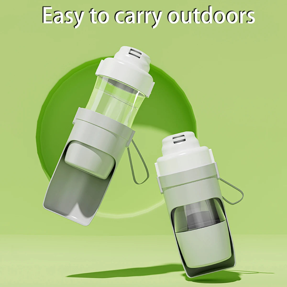 Botella de agua portátil 2 en 1 blanca y transparente para perros con contenedor de comida sobre fondo verde.