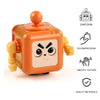 Cubo fidget arcoíris naranja con cara de dibujo animado y texturas variadas, junto a íconos de características