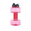 Botella de agua deportiva rosa con forma de pesa y tapa negra segura.
