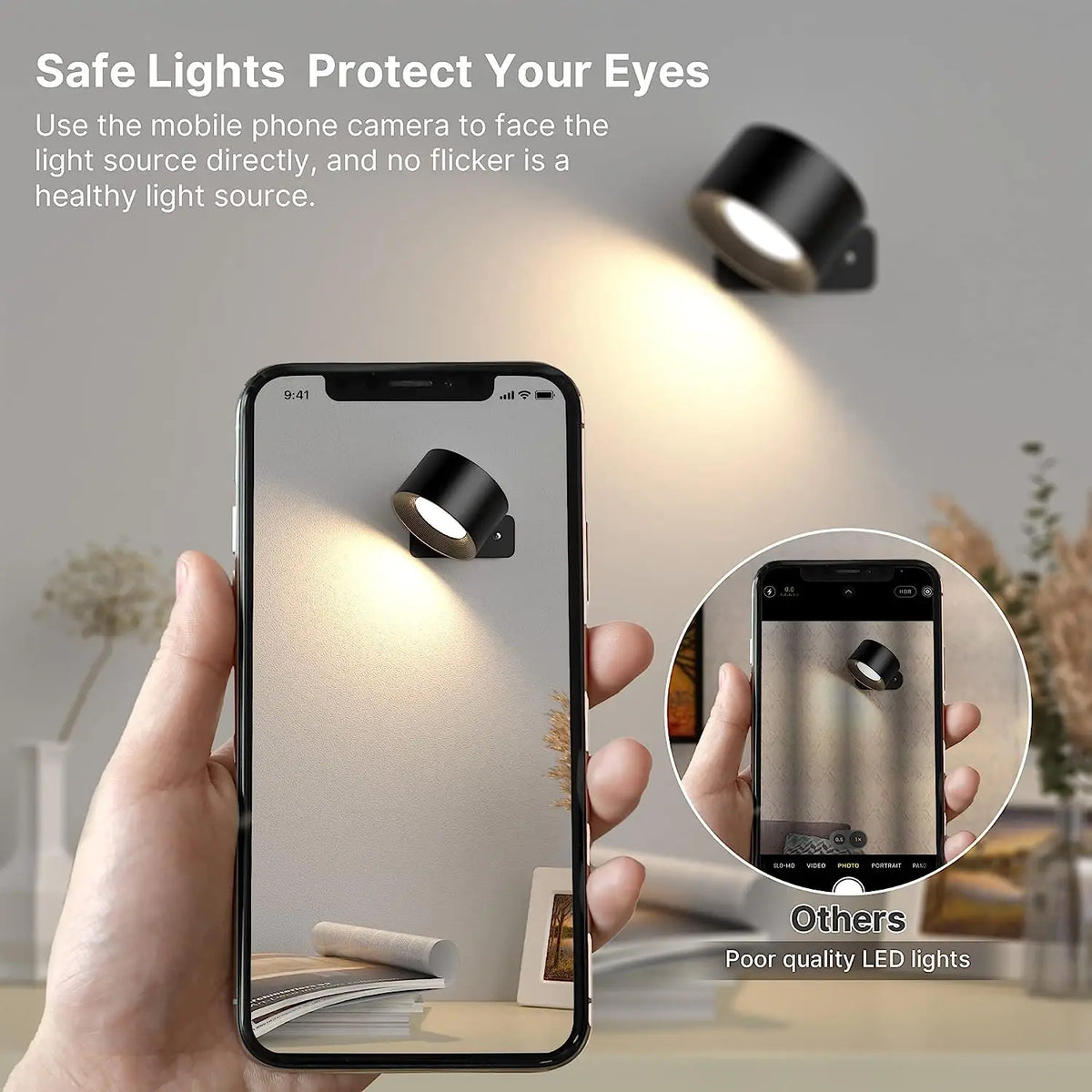 Eine Hand hält ein Smartphone mit einer sicheren Lichtquelle, die einen Raum erhellt.
