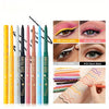 Colección de lápices delineadores de ojos en gel mate e impermeables en varios colores, mostrando looks de maquillaje.