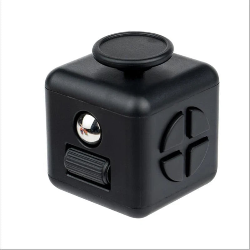 Cubo fidget arcoíris negro con parte superior redonda y lados texturizados.