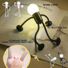 Luz nocturna deportiva flexible con base de ventosa, junto a texto y primer plano de su forma.