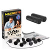 Schachtel mit magnetischem Strategiespiel, magnetische Spielsteine und Spielbrett auf weißer Oberfläche.