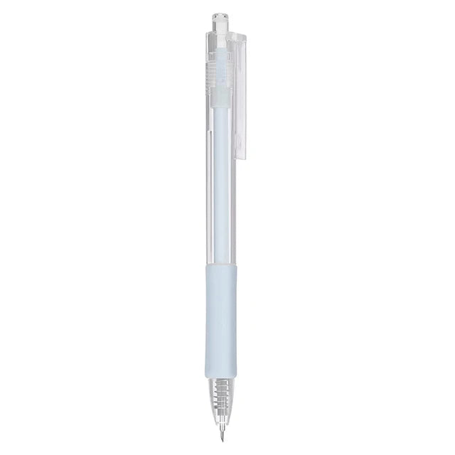 Cúter de plástico transparente estilo bolígrafo con punta plateada y cuerpo translúcido.